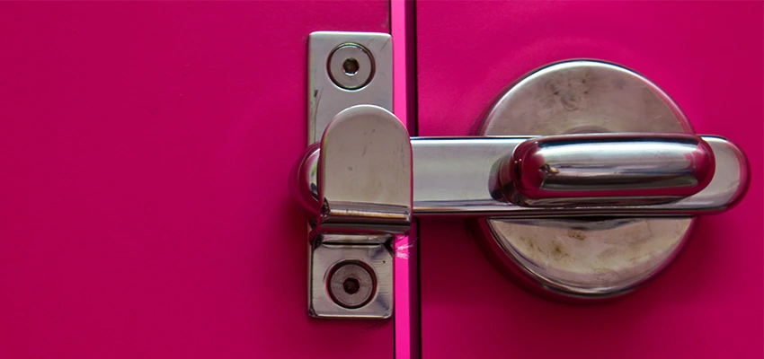 Childproof Gate Lock in Taft, California