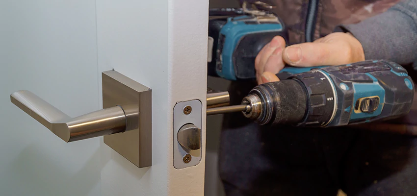 Broken Door Handle Lock Repair in Taft, California